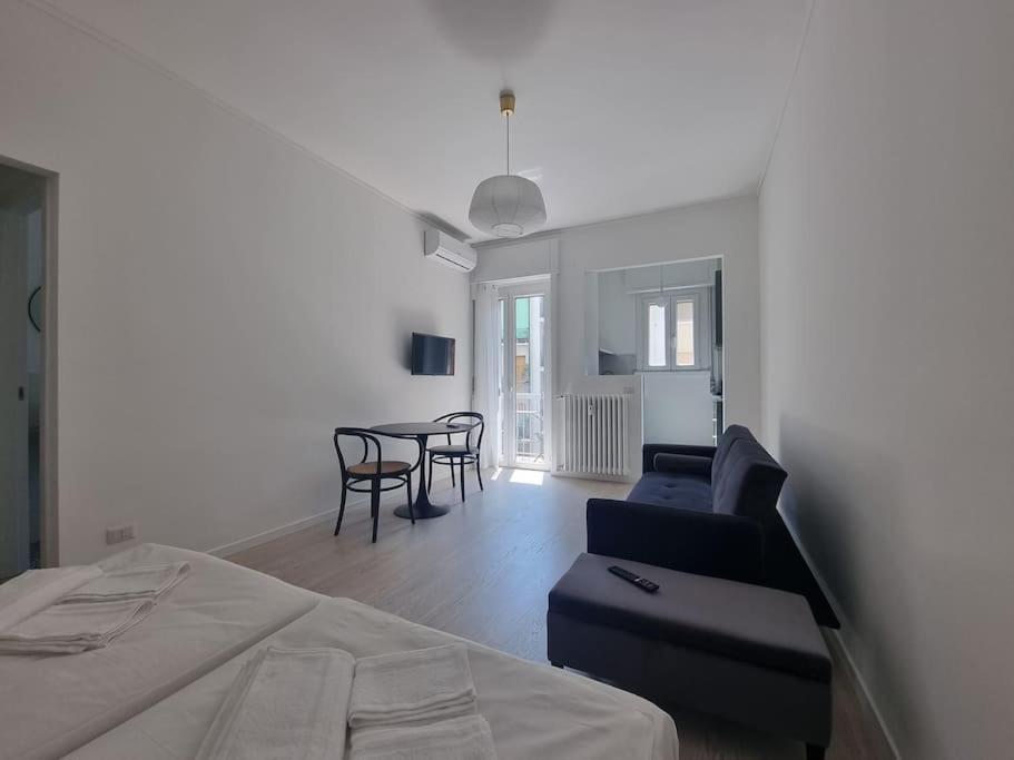 Milan New Apartment In Lively Central Area Exterior photo